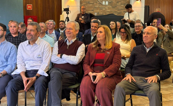 ACIANF, FIRJAN e CDL/Sincomércio recebem Eduardo Paes em Nova Friburgo